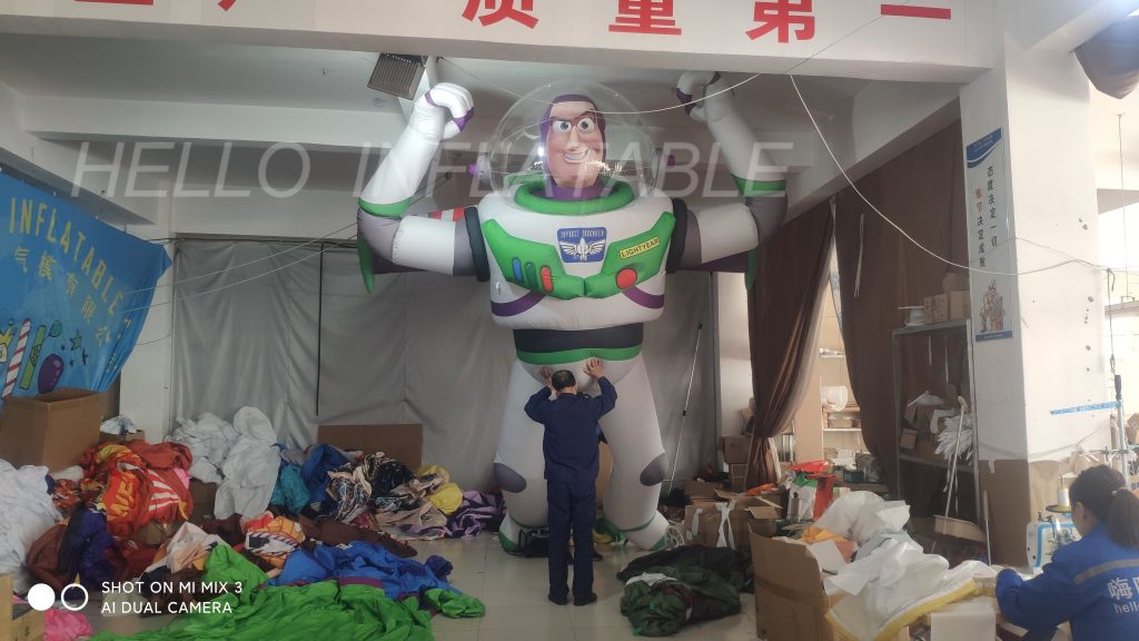 The Giant Cartoon Character Model High Quality Inflatable Spaceman for events 