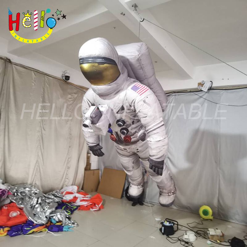 Spaceman Inflatable Inflatable Astronaut - Hello Inflatables