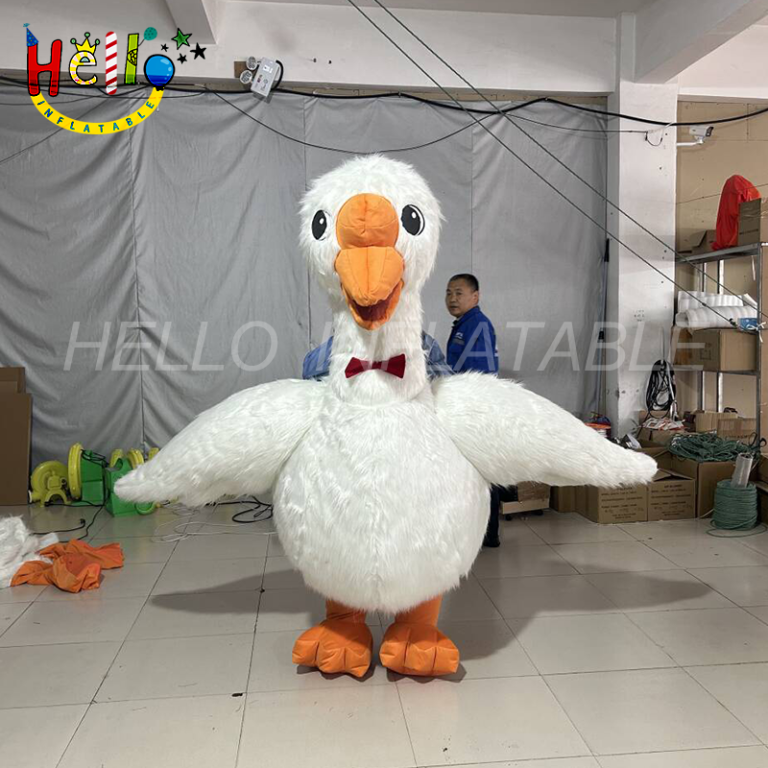The Flocking Material Goose Inflatable Custom Inflatable for Event Decoration