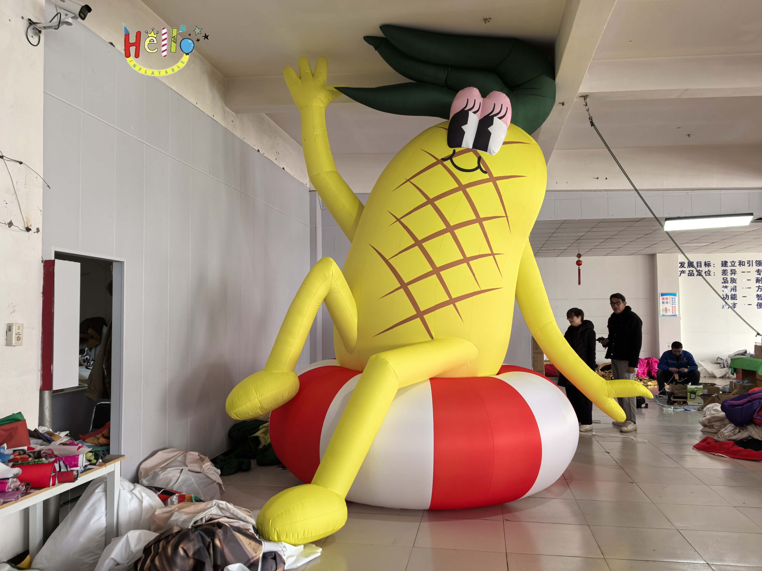 High 5-meter-Inflatable Cartoon Swimming Circle Pineapple