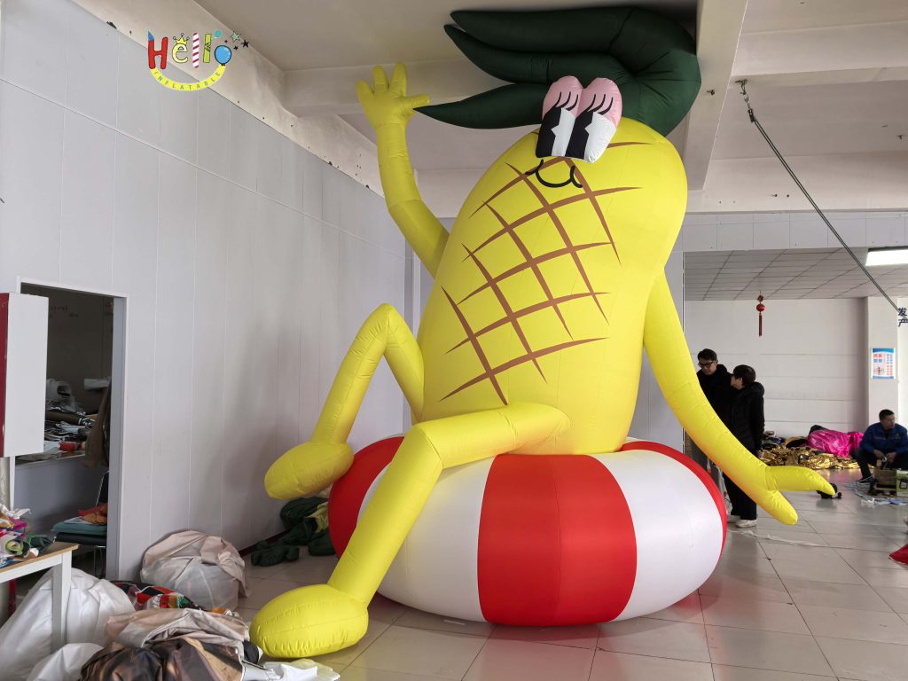 High 5-meter-Inflatable Cartoon Swimming Circle Pineapple