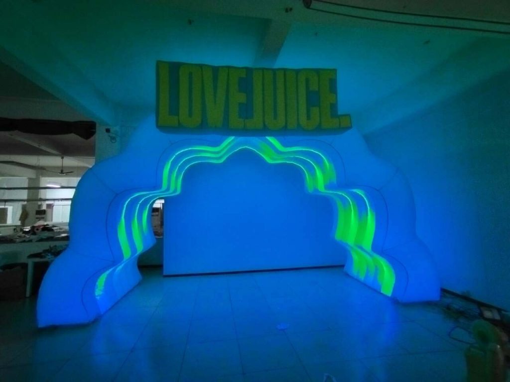 Blue LOVE JUICE Channel Balloon 4.5 Meters Wide 2 Meters Deep 3 Meters High插图3
