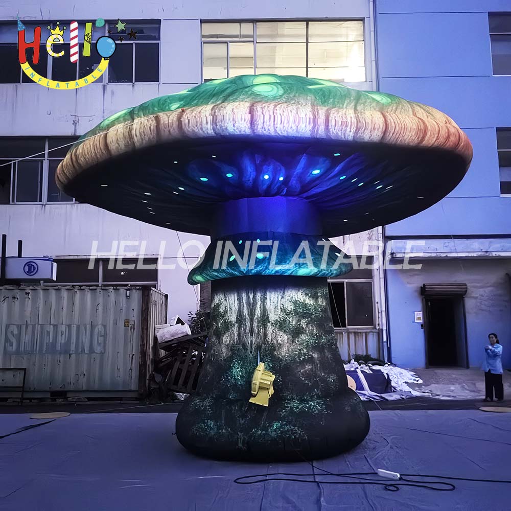 New Design Fluorescent Inflatable Cartoon Mushroom for Halloween Decorations Made with Durable Materials