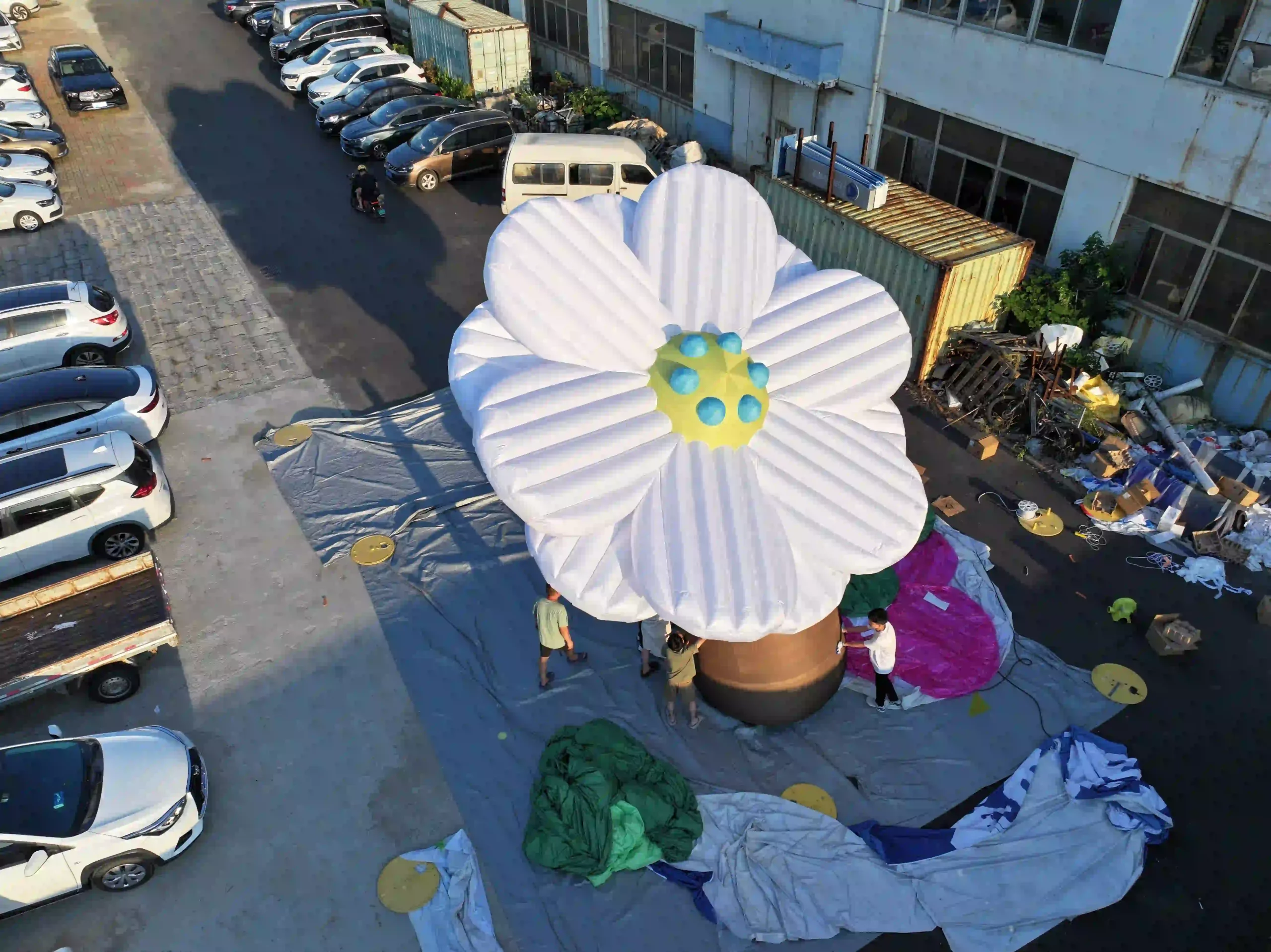 From Weddings to Brand Activations: Versatile Uses of Inflatable Flowers插图1 inflatable flower2