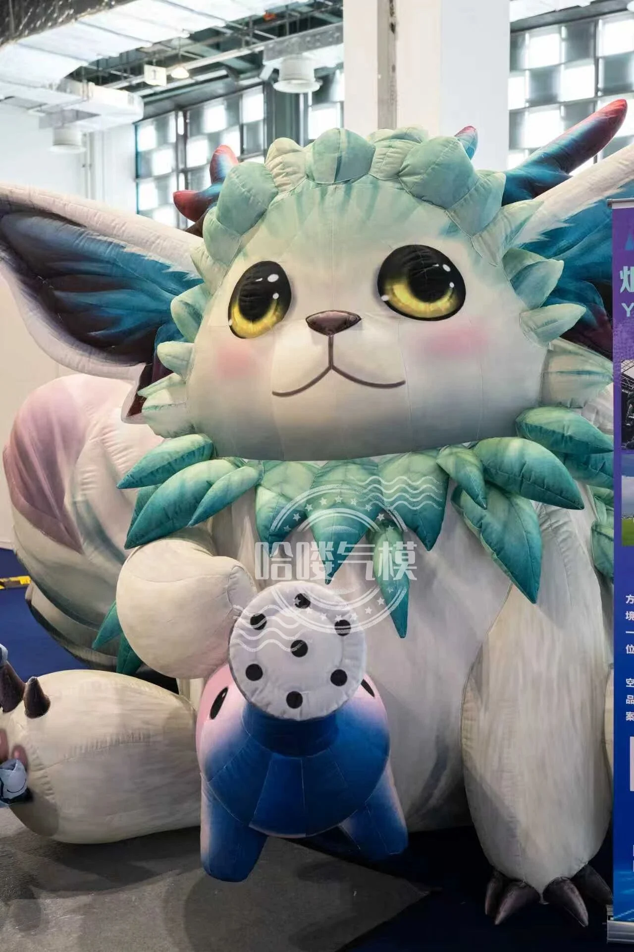 Global Buyers Meet Inflatable Manufacturers at World Expo插图 inflatable tree spirit