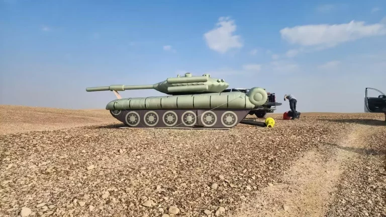 HOME插图23 inflatable_cartoon