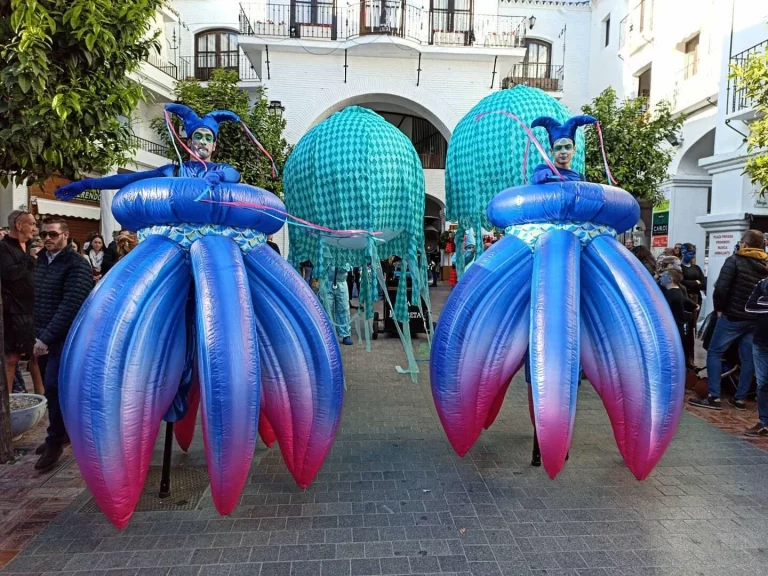 HOME插图20 inflatable_cartoon