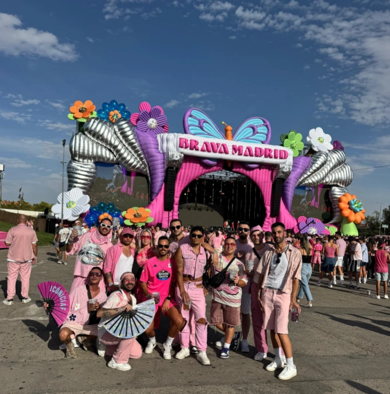 Custom Butterfly and Flower Stage Inflatables for Madrid’s Biggest Summer Festival插图3 custom stage inflatables4