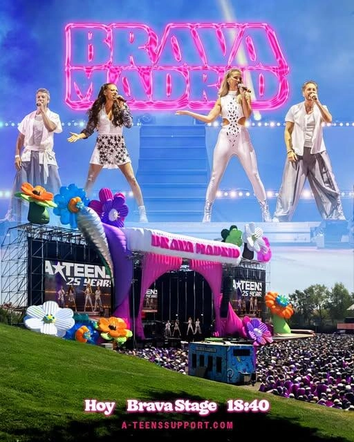 Custom Butterfly and Flower Stage Inflatables for Madrid’s Biggest Summer Festival插图4 custom stage inflatables5