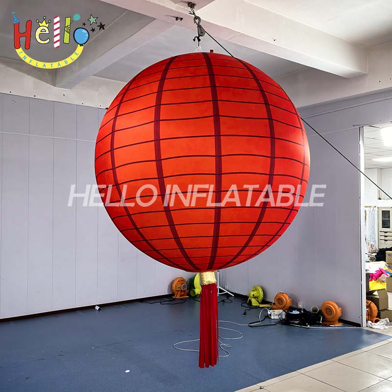 Hanging Inflatable Red Lanterns During Chinese New Year to Create a Festive Atmosphere插图1 Hanging Inflatable Red Lanterns During Chinese New Year to Create a Festive Atmosphere插图1