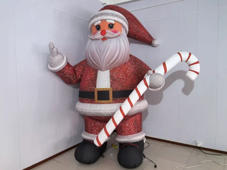 Best Reasons Businesses Choose Christmas Inflatables for Seasonal Displays