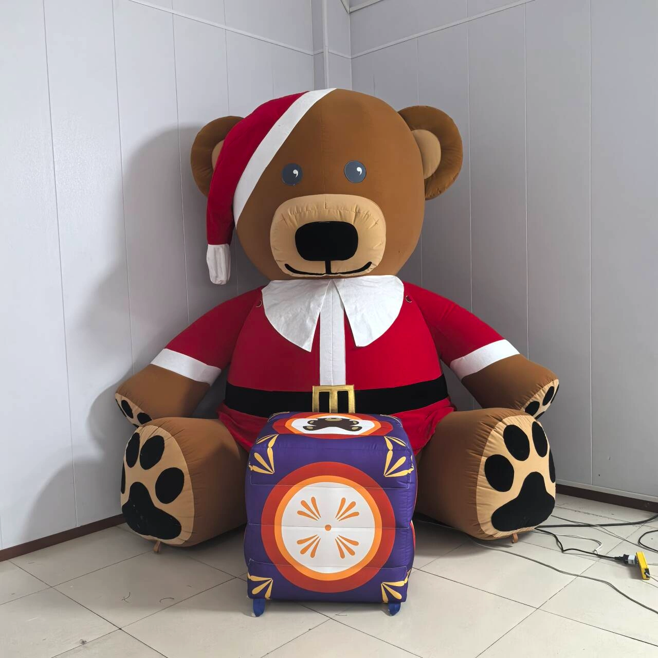 Best Reasons Businesses Choose Christmas Inflatables for Seasonal Displays插图1 Christmas inflatables2