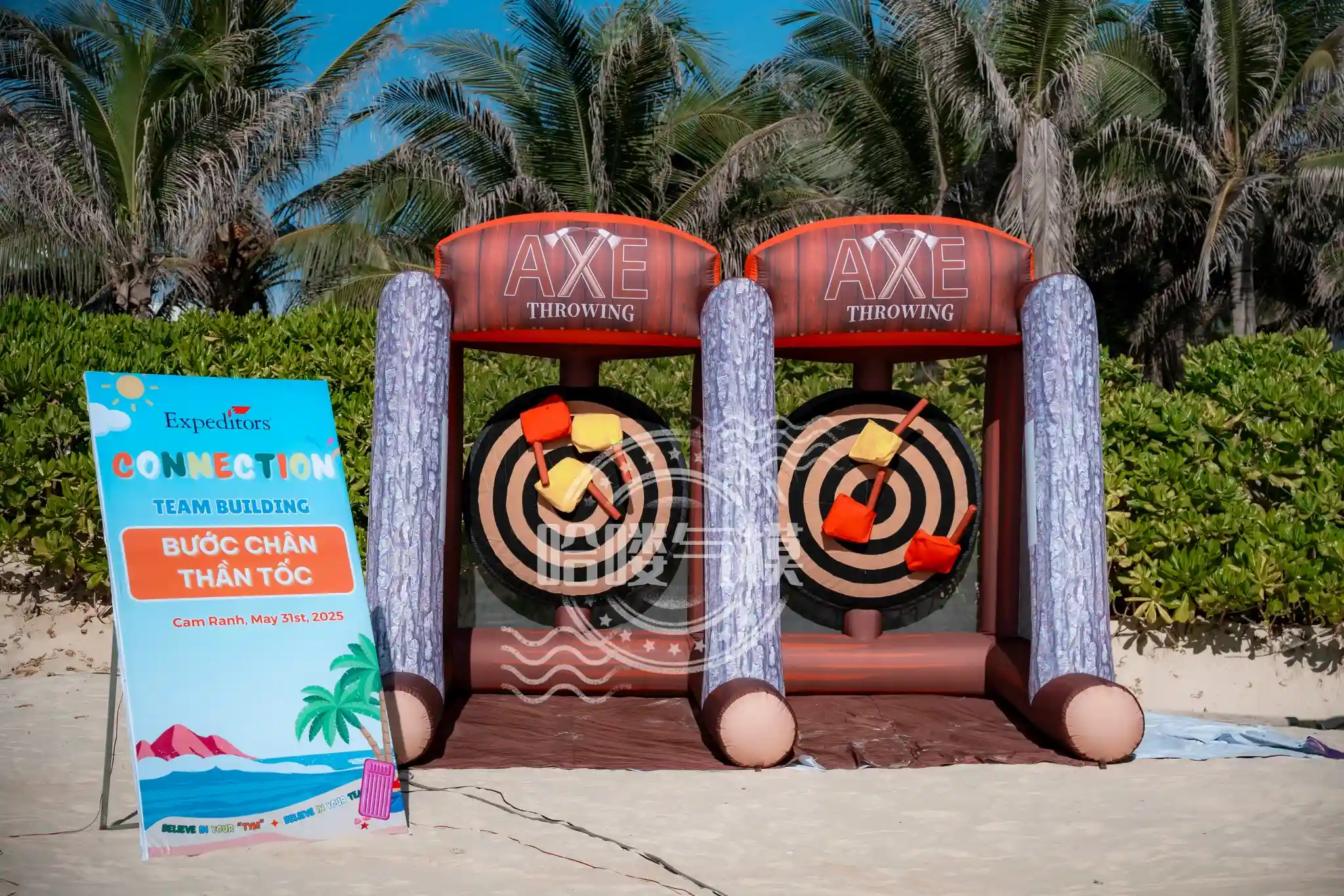 How Custom Inflatable Yard Decorations Work and Why They Stand Out插图2 Inflatable arrow game