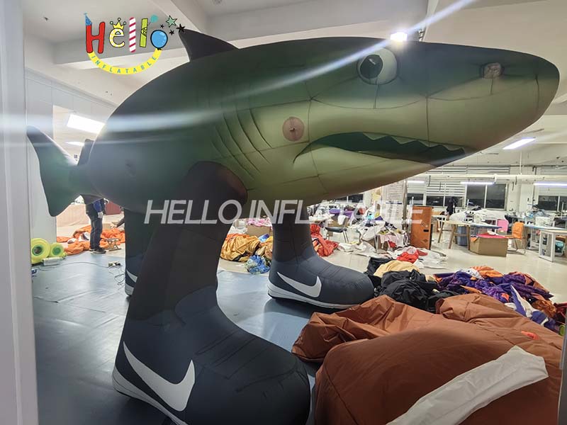 Inflatable cartoon shark wearing Nike sneakers for event promotion decoration (2)
