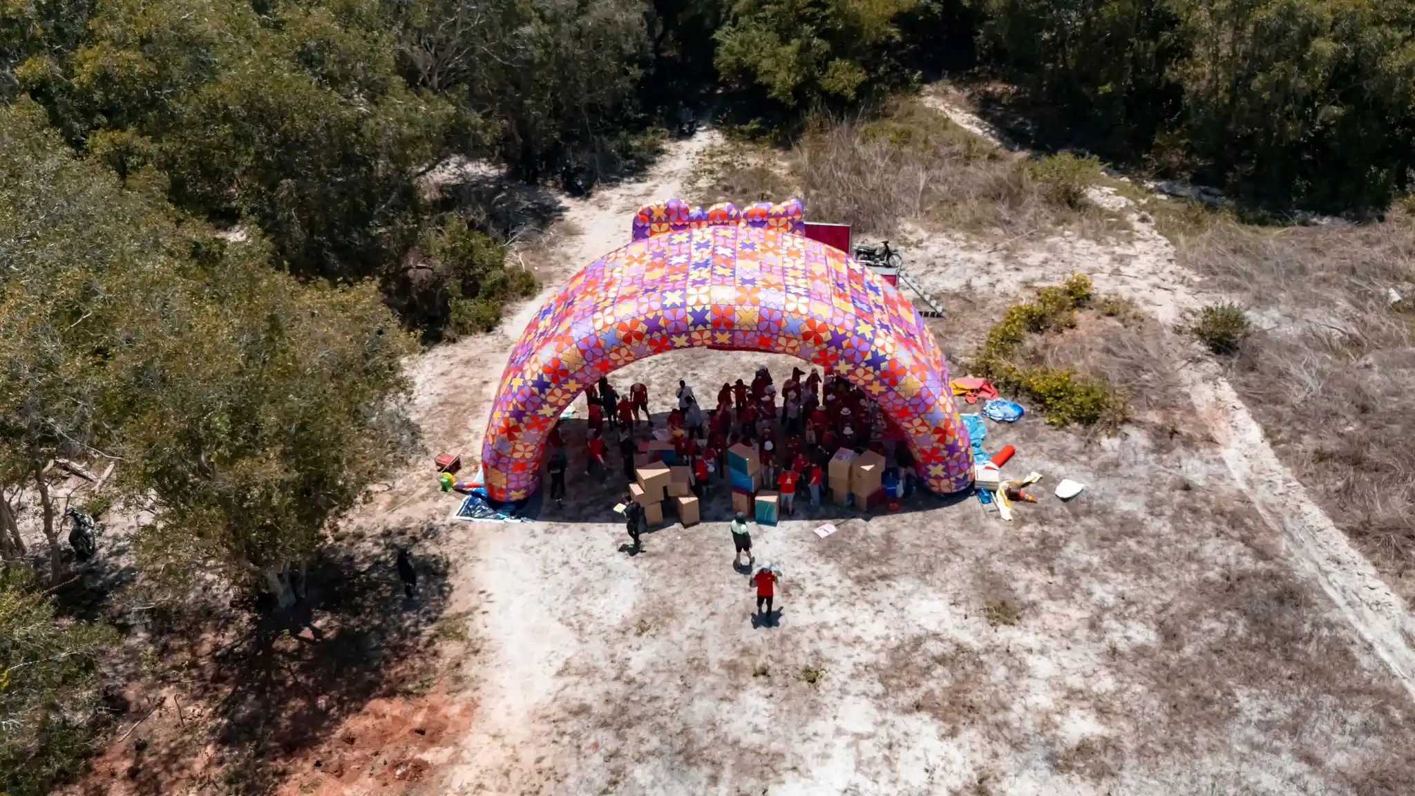 Outdoor Team Building Reinvented: How Inflatable Setups Create Instant Impact插图3 inflatable event tent4