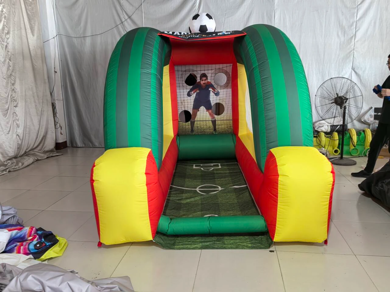 Outdoor Team Building Reinvented: How Inflatable Setups Create Instant Impact插图4 inflatable event tent5