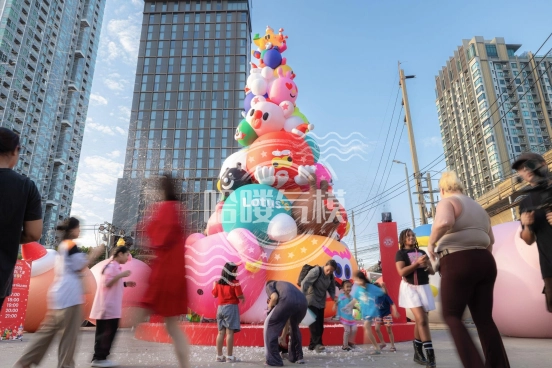 Breathing Life into Art How Inflatable Sculptures Transform Urban Creative Spaces