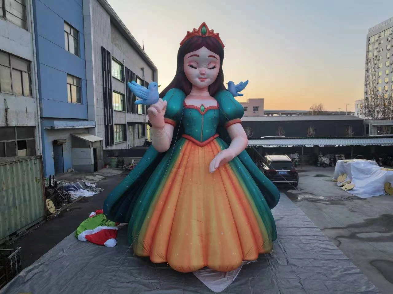 Inflatable princess
