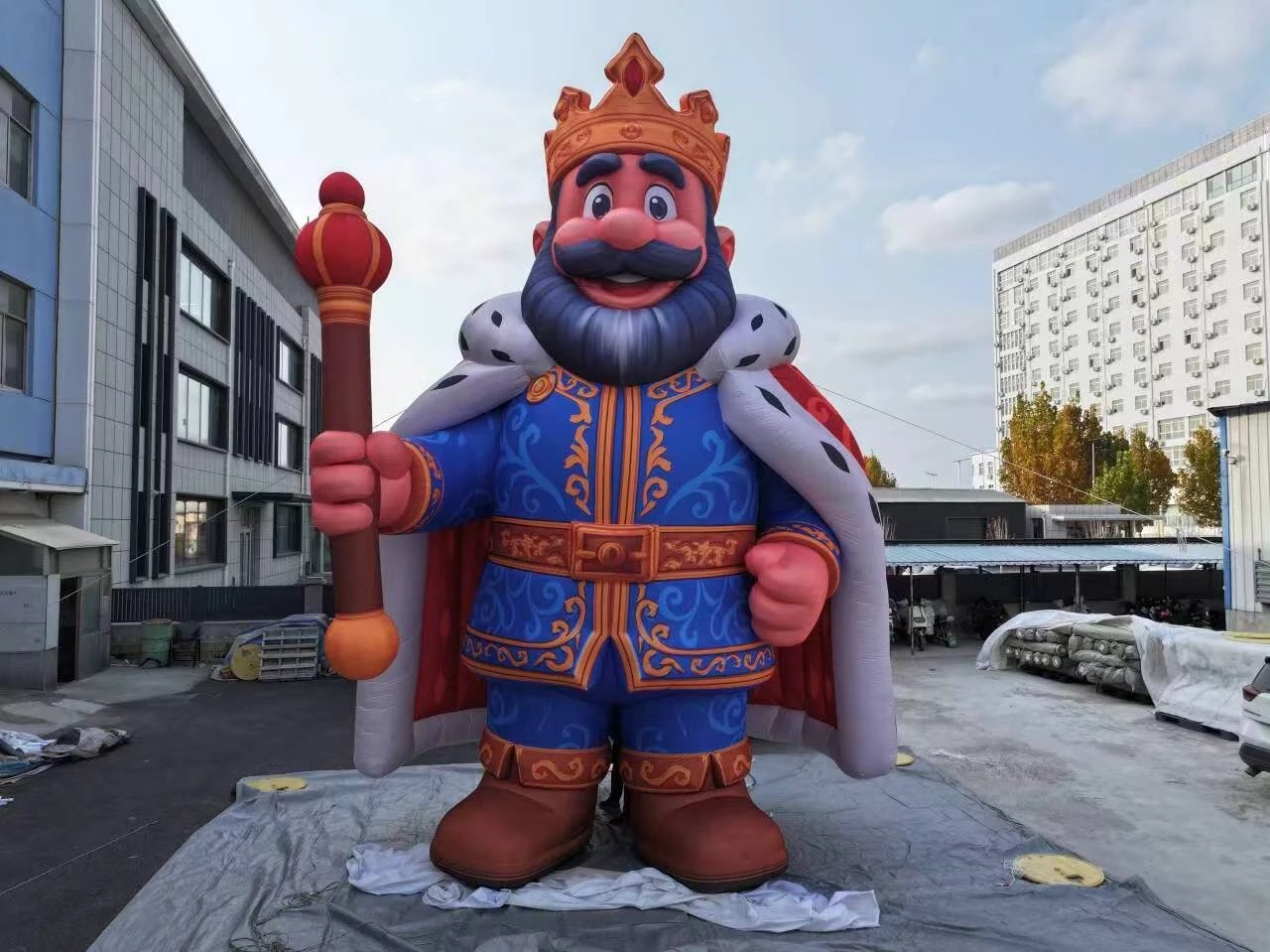 inflatable king