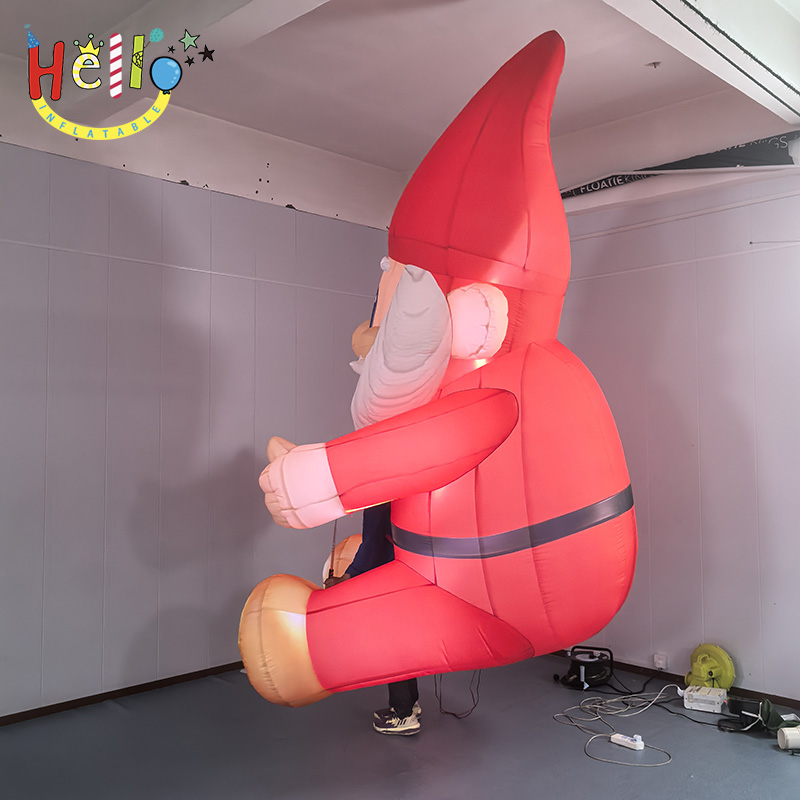 Giant Christmas Santa Claus Inflatable Mascot with Golden Shoes, Custom Large Walking Inflatable Santa Gnome for Holiday Events and Promotions插图2 Giant Christmas Santa Claus Inflatable Mascot with Golden Shoes, Custom Large Walking Inflatable Santa Gnome for Holiday Events and Promotions