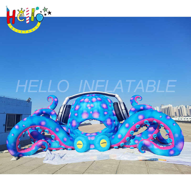 inflatables in rain(4)