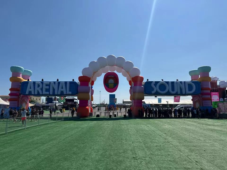 custom shape inflatables(1)