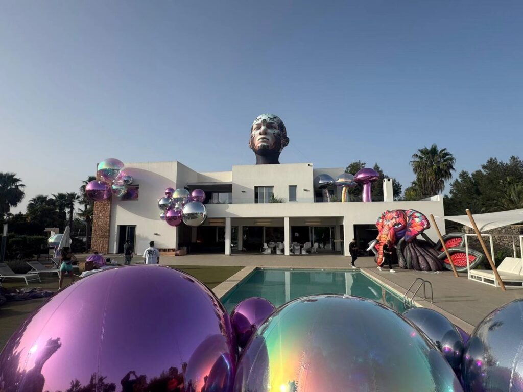 custom shape inflatables(2)