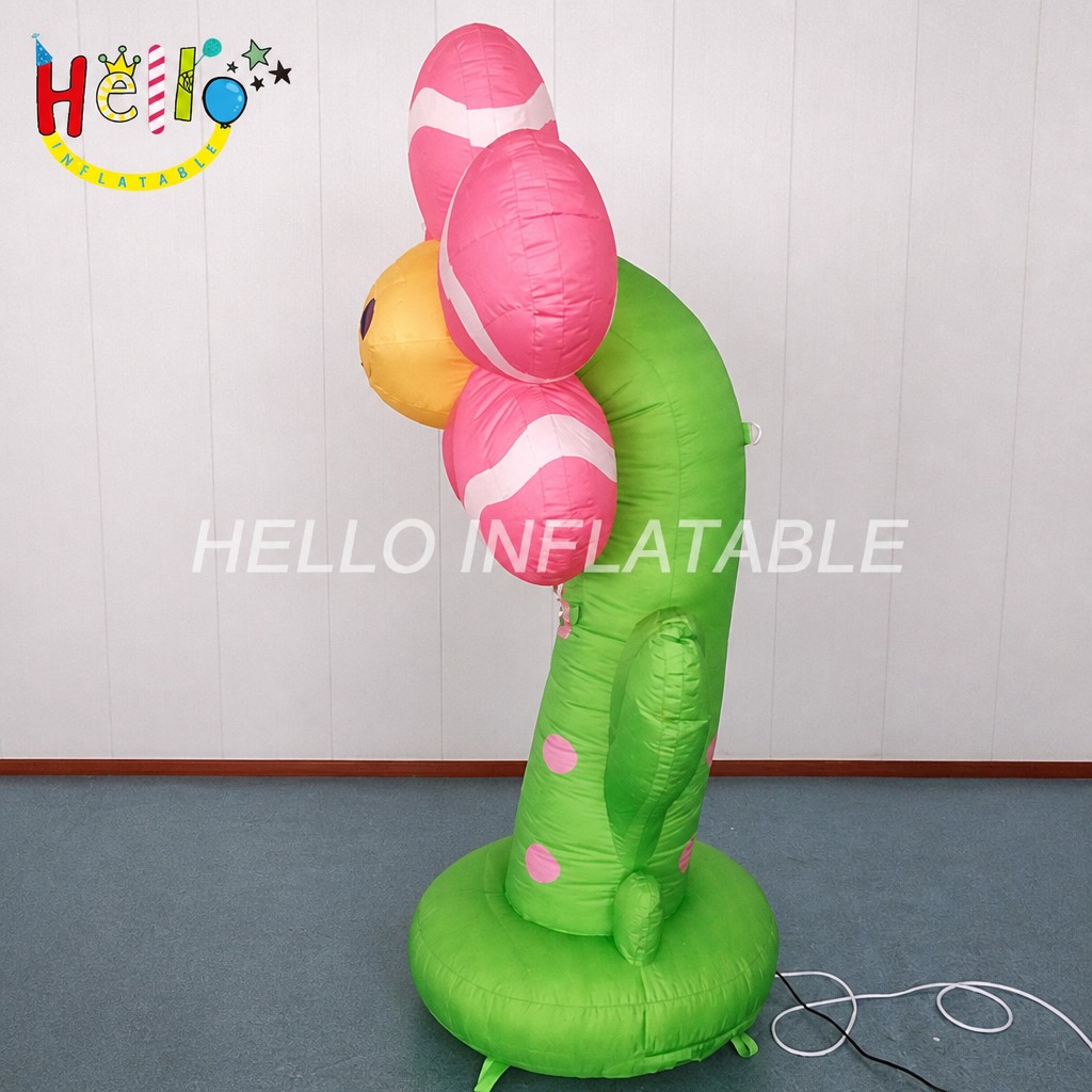 Giant Cute Cartoon Flower Inflatable with White Stripe Petals Smiley Face for Outdoor Garden Spring Theme Decoration插图2 Giant Cute Cartoon Flower Inflatable with White Stripe Petals Smiley Face for Outdoor Garden Spring Theme Decoration