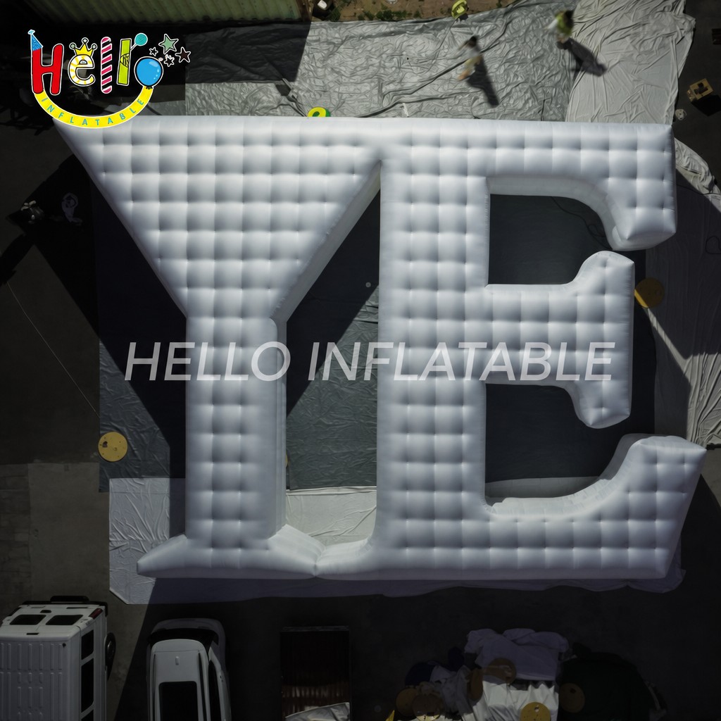 Giant White Quilted Inflatable Letters Sculpture with Puffy Texture for Outdoor Brand Event Decoration