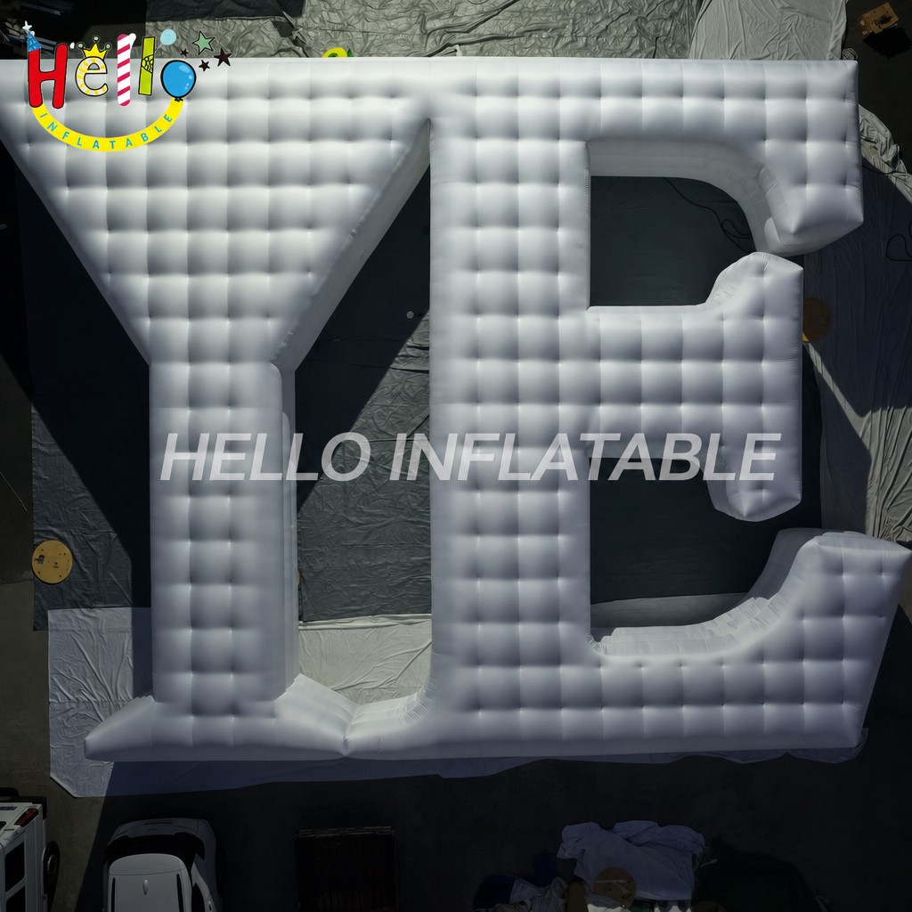 Giant White Quilted Inflatable Letters Sculpture with Puffy Texture for Outdoor Brand Event Decoration