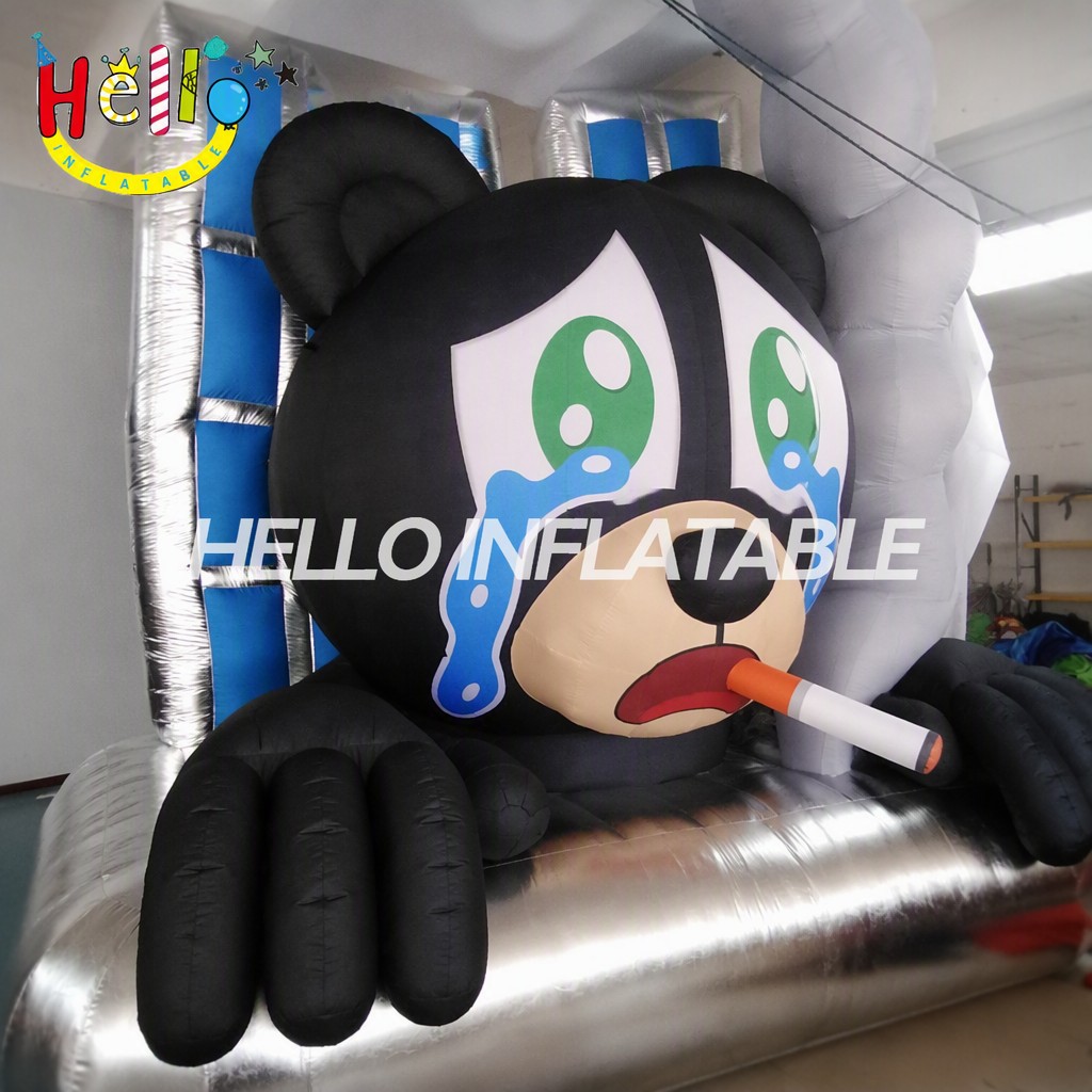 Giant Pop Art Sad Bear Inflatable Sculpture with Blue Tears Chrome Base for Music Festival Art Installation插图1 Giant Pop Art Sad Bear Inflatable Sculpture with Blue Tears Chrome Base for Music Festival Art Installation