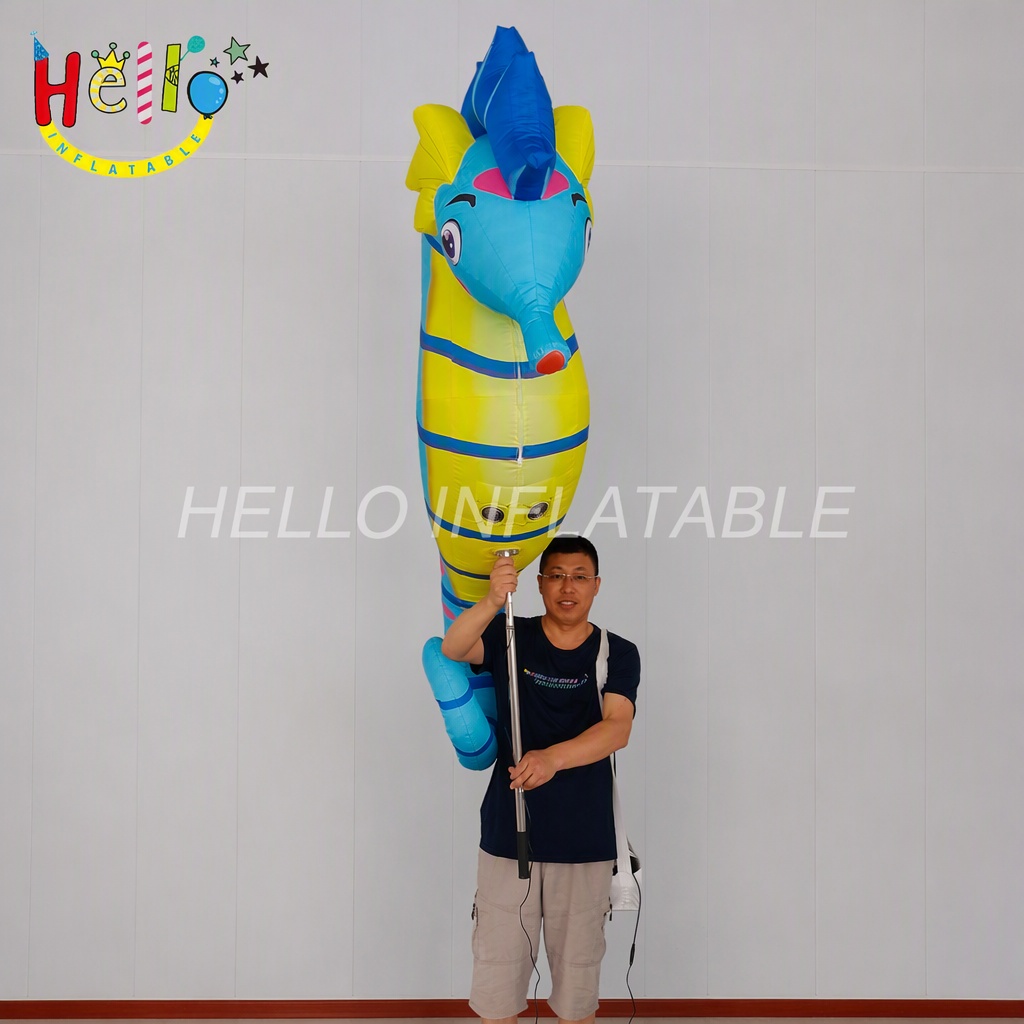 Giant Cartoon Blue Yellow Seahorse Inflatable with Red Snout Serrated Fin for Beach Party Ocean Theme Event Advertising Inflatables插图1 Giant Cartoon Blue Yellow Seahorse Inflatable with Red Snout Serrated Fin for Beach Party Ocean Theme Event Advertising Inflatables