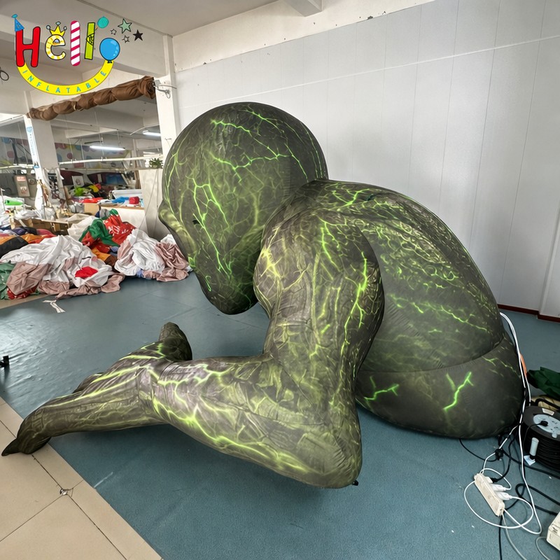 Giant Realistic Alien Inflatable with Glowing Veins for Halloween Sci Fi Decoration插图1 Giant Realistic Alien Inflatable with Glowing Veins for Halloween Sci Fi Decoration